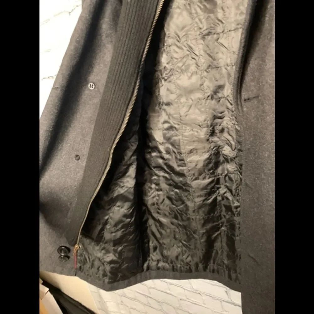 Kenneth Cole wool jacket. Small - Picture 4 of 6